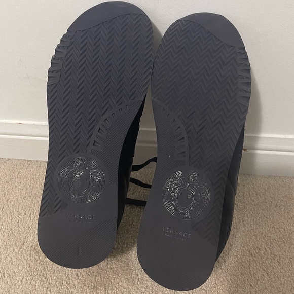 Men's Versace shoes - Picture 7 of 7